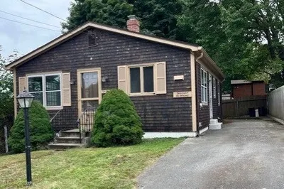 294 Appleton St 1