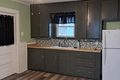 675 Main St #2