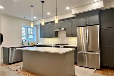 10 Dwight St #2