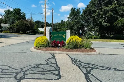 8 Shadowbrook Ln #40 1