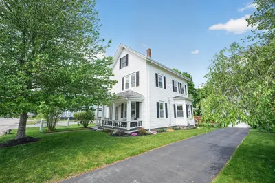32 Grant Avenue 1