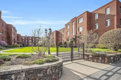 16 Ashland Street #2R