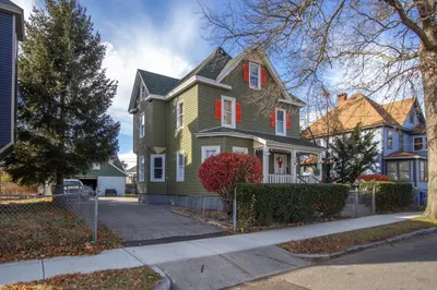 58 Willard Ave