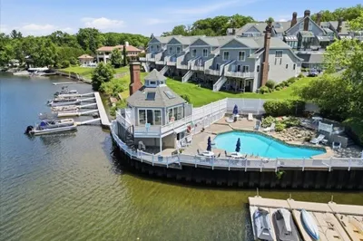 8 Eastern Point Dr #8 1
