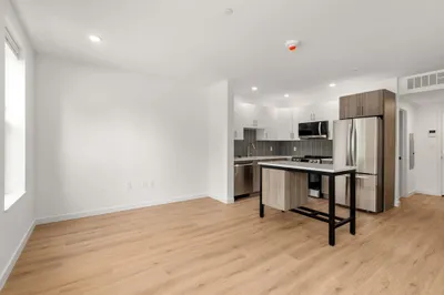 40 Centre St #508
