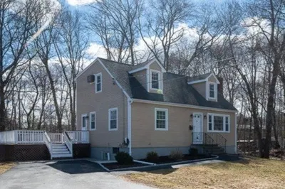 255 Bishop St 1