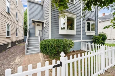 6 Watson St #1