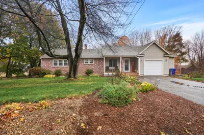 136 Highland St 1