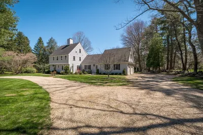 887 Bay Road 1
