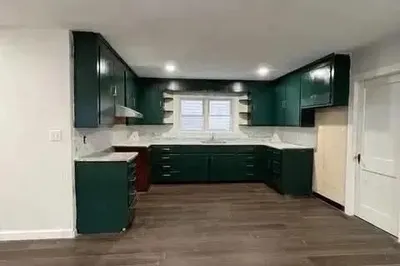 904 Main St 1