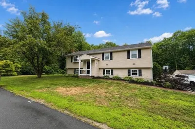 2 Johnson Ln #2 1
