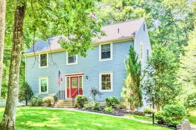 18 Ledgewood Dr 1