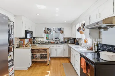 112 Sherwood Rd 1
