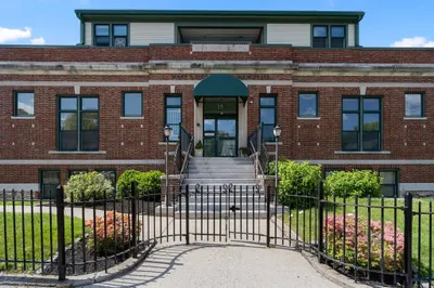15 Parrott St #1 1