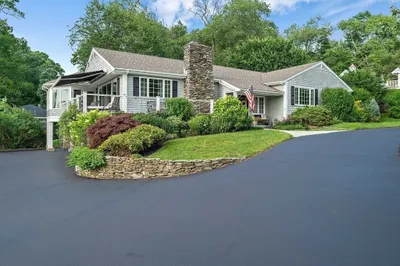 175 Riverside Circle 1