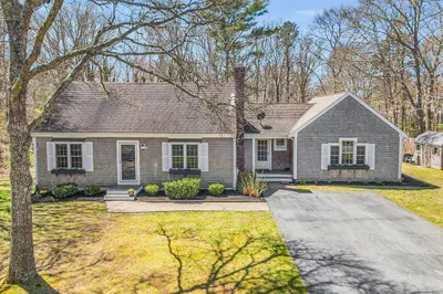 19 Greenville Dr 1