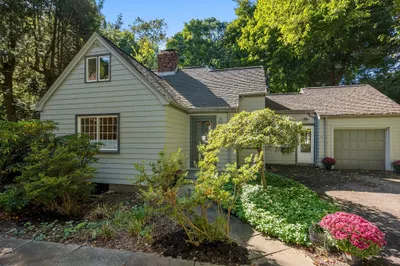 11 Lorraine Circle