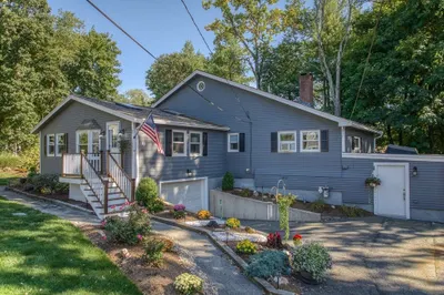 6 Fairview Ave