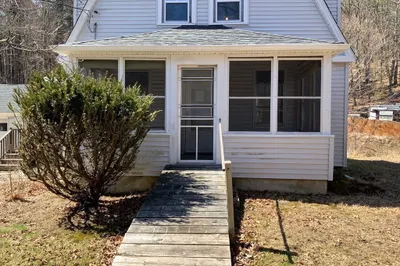 136 Old Bolton Rd 1