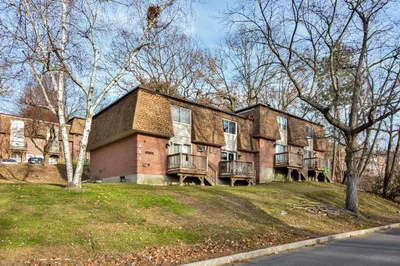 645 Robbins Ave #49 1