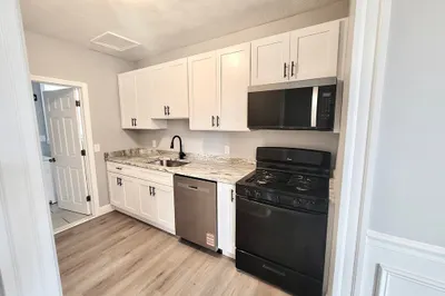 524 Charles St #1R