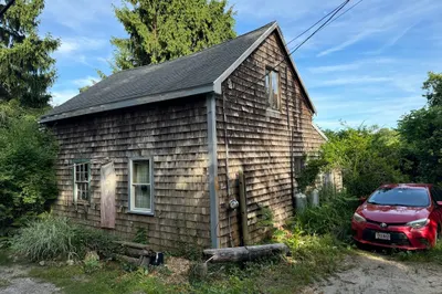 25-47 Center Hill Rd