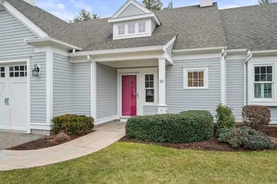 10 Mainsail Drive #10
