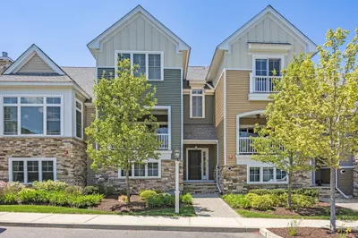 65 Boatwrights Loop