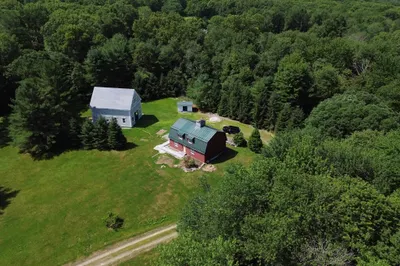 152 Uxbridge Rd 1