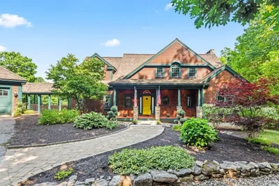 150 Mountain Rd 1