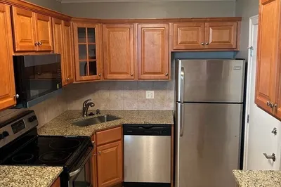 47 Alvarado Ave #1A