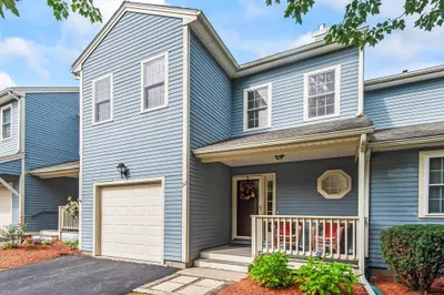 92 Colonial Dr #92 1