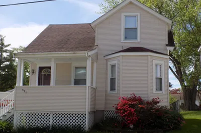321 Canonicus St 1