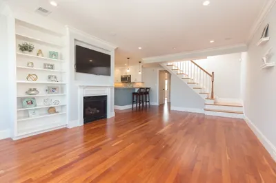 49 L St #8