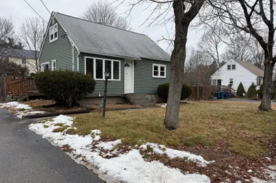 6 Anthony Rd