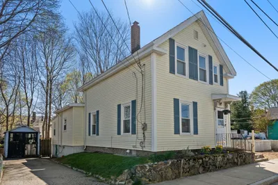 19 Emerson St