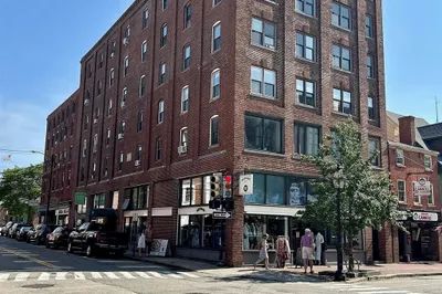 90 Fleet St #4-5