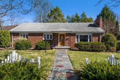 76 Brook Farm Rd 1