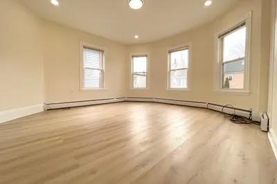 84 Calumet St #3