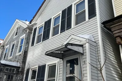 6 Glover Ct