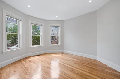35 Newport Street #3