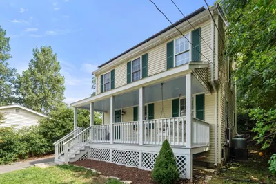 57 Hyannis Rd 1