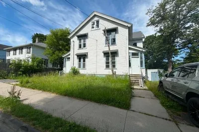27 Daniels Ave 1