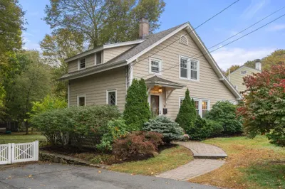 38 Lindenwood Rd 1