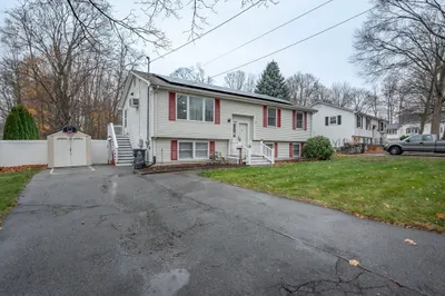 24 Keeley St