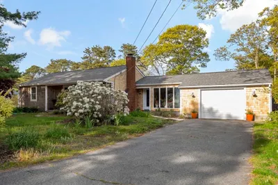 90 Nightingale Dr