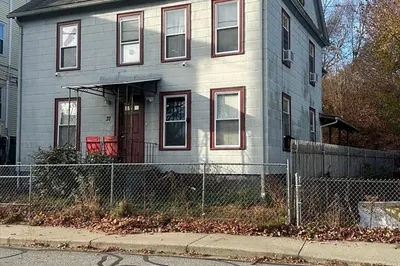 37 Crystal St 1