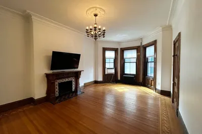144 Commonwealth Ave #6
