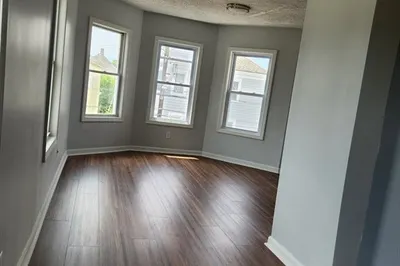 109 Phillips Ave #3 1