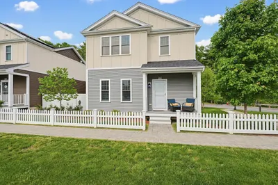 27 Cleary Cir #27 1